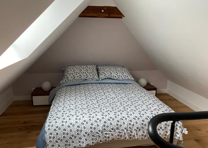 Pavillon Du Xixeme Au Milieu Des Vignes Frühstückspension